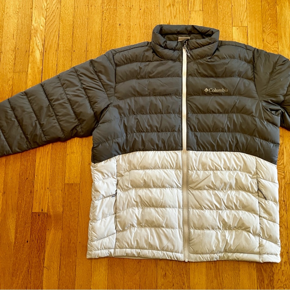 Columbia Gray and Silver Puffer Jacket Men’s Large